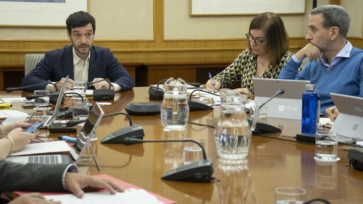 El Gobierno insta a las comunidades a acelerar la implementación de las tarjetas monedero