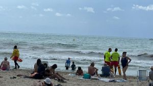 Alicante da inicio a la temporada alta en las playas con el servicio diario de socorrismo