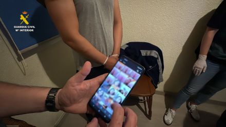 Detenido por embaucar a niñas de ocho y nueve años para obtener material pornográfico