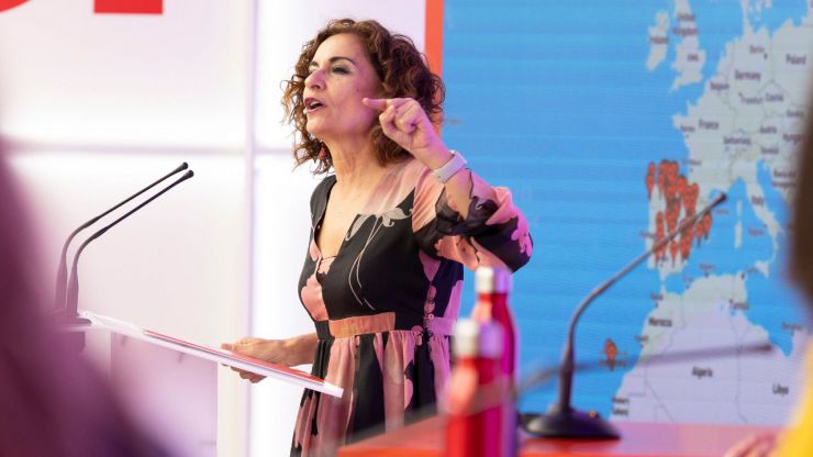 Montero: 'El PP ha blanqueado a la ultraderecha y mercantilizado los derechos de las mujeres'