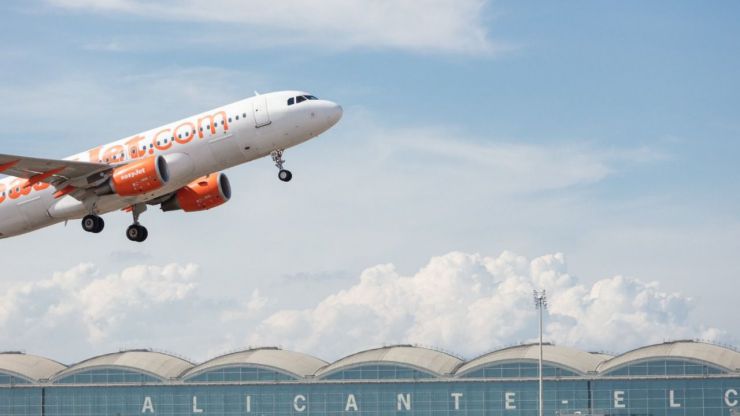 ¿Una ampliación necesaria? Los aeropuertos de Alicante-Elche y Valencia tras registrar cifras históricas