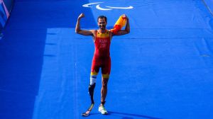 Dani Molina se consagra como campeón paralímpico de triatlón en París