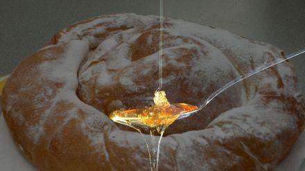 Tradición y sabor en cada bocado: La miel y la ensaimada de Mallorca te harán viajar a la isla sin salir de casa