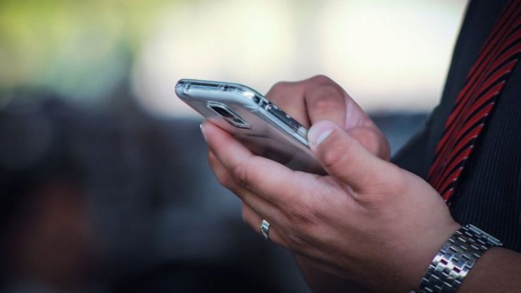 Las redes sociales solo eliminan el 28% del discurso de odio racista y xenófobo