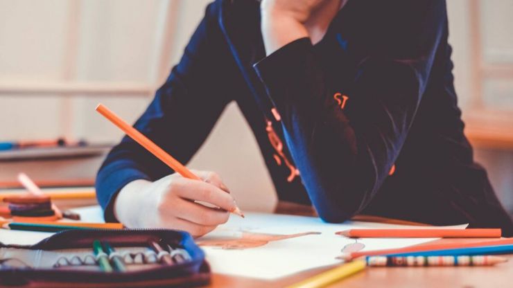Récord histórico en solicitudes de becas para el curso 2025-2026