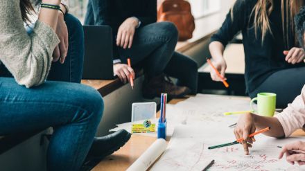 España abre las puertas a estudiantes extranjeros afectados por las restricciones de EE.UU.
