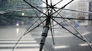 Otoño se instala en España con lluvias y oleaje en Cataluña y Baleares