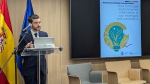 España obliga a más de 20 aerolíneas europeas a modificar su publicidad medioambiental engañosa