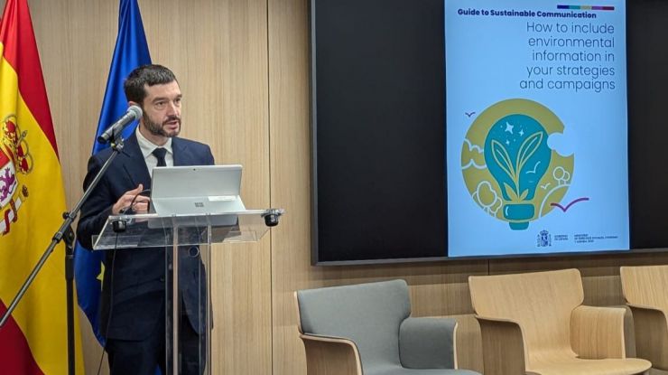 España obliga a más de 20 aerolíneas europeas a modificar su publicidad medioambiental engañosa