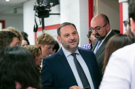 El PP insiste en interrogar a Ábalos a pesar del rechazo judicial mientras el PSOE lo califica de 'ridículo'