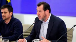 El Ministro de Transportes sugiere que el accidente en Adamuz podría deberse a las vías, no al tren