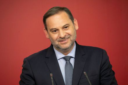 Ábalos se jubila y solicita una indemnización tras renunciar a su acta de diputado