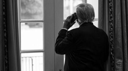 Trump se convierte en objeto de burla global tras sus amenazas y retractaciones