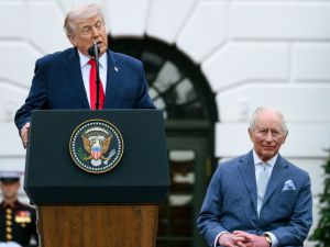 Trump asegura que Irán está en "estado de colapso" y le ha pedido abrir el estrecho de Ormuz urgentemente