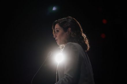 Ayuso se presenta como víctima tras su polémico viaje a México