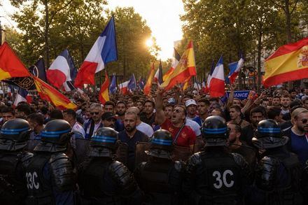 Cerca de 160 arrestos en París y Lyon tras la derrota de Francia ante España