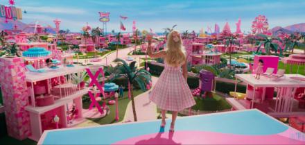 'Barbie' se acerca a los grandes: Ya es la película número 45 más exitosa de todos los tiempos