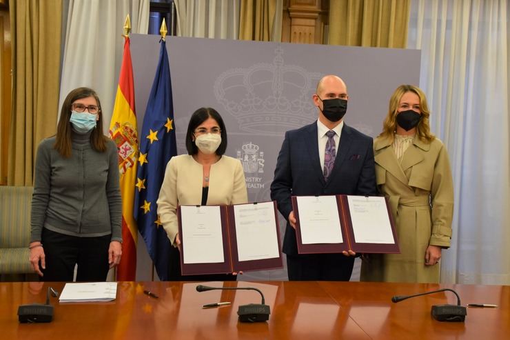 Evusheld: La alternativa a la vacuna para personas de riesgo que España ha comprado a AstraZeneca