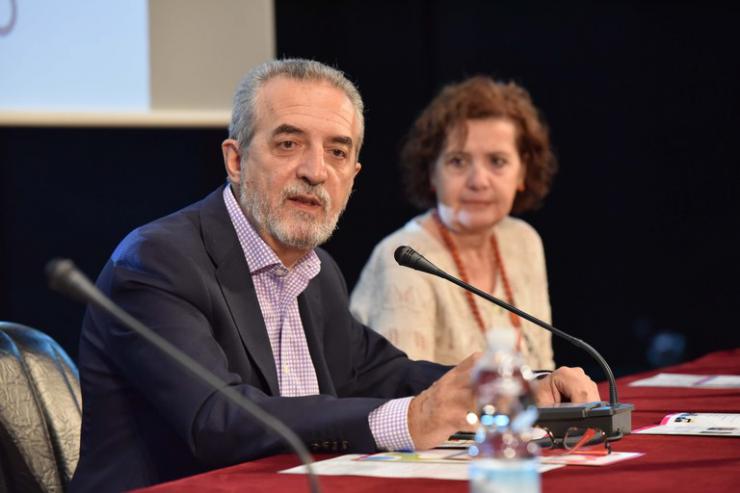 El Ayuntamiento de Sevilla inicia la contratación de 88 profesionales para el Plan de Intervención Social en zonas desfavorecidas