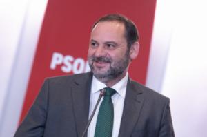 Ábalos se enfrenta a restricciones de salida y comparecencias quincenales por investigación judicial