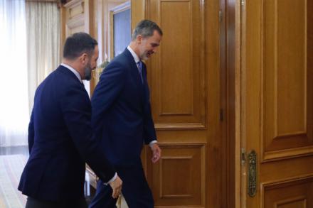 Vox se lía con su 'prioridad nacional': Garriga se desdice de sus propias palabras por las que ni Felipe VI sería español