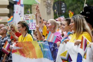 Activistas LGTBI+ denuncian ataques a sus derechos en Europa