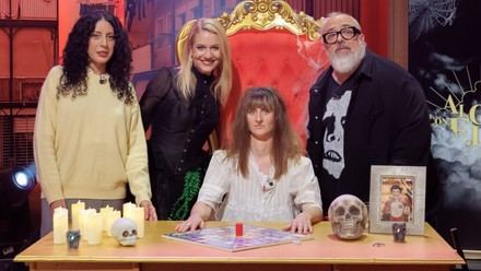 'Al cielo con ella' celebra Halloween con Álex de la Iglesia y Mónica Ojeda