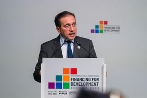 Albares exige a las naciones cumplir con el 0.7% del PIB para ayuda al desarrollo
