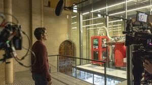 Álex González presenta "Day One", una serie que reflexiona sobre la humanidad en la era tecnológica