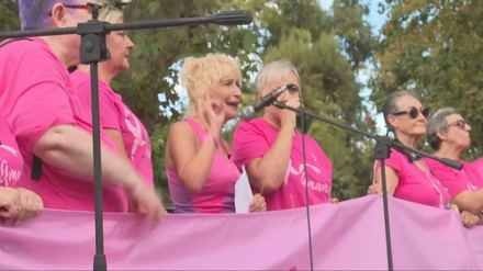 Miles de personas protestan en Sevilla por los fallos en cribados de salud
