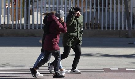 Alertan sobre fuertes vientos y fenómenos costeros en Cádiz y Almería