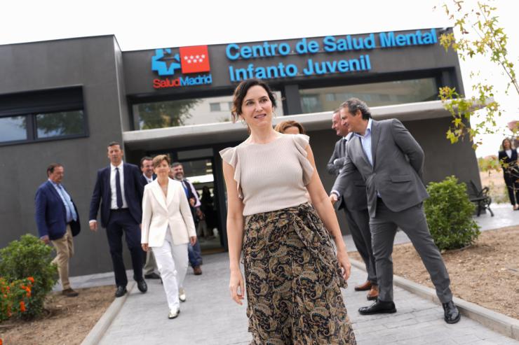 Ayuso rechaza el registro de objetores al aborto y lo deja en manos de los tribunales