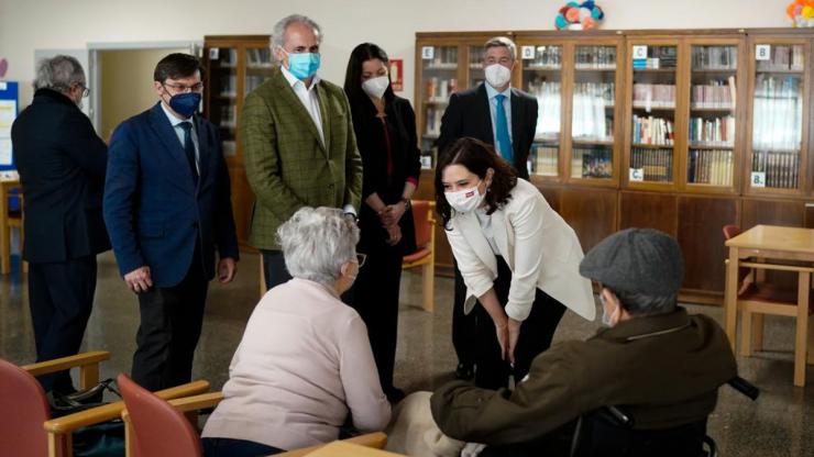 Imputan a ex altos cargos de Ayuso por los conocidos como 'protocolos de la vergüenza' de la pandemia