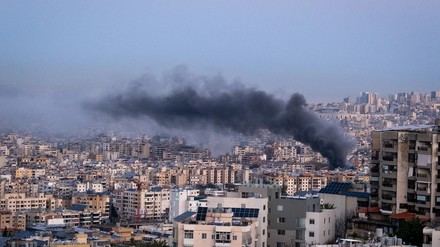 Israel intensifica los bombardeos en el sur de Beirut y ordena evacuaciones masivas