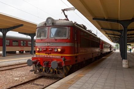 Cuatro personas acusadas de fraude millonario en Bulgaria por proyecto ferroviario
