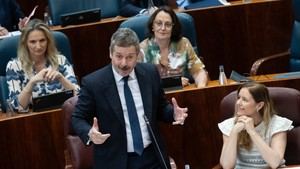 El consejero de Cultura de Ayuso sugiere que el calor en las aulas puede inspirar a los estudiantes
