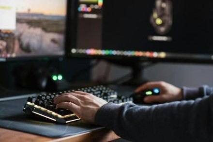 Consumo sanciona y bloquea plataformas de apuestas Polymarket y Kalshi en España