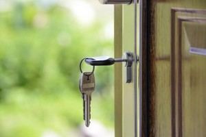 Consumo sanciona a otra inmobiliaria por prácticas abusivas en alquileres