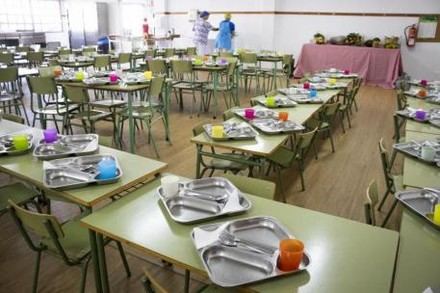 Consumo prohíbe ultraprocesados y azúcares en desayunos escolares