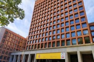 Consumo recuerda a 13 inmobiliarias y fondos con más de 100.000 viviendas la obligación de prorrogar alquileres