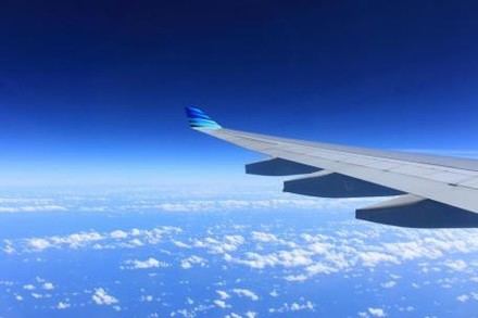 Gobierno español se une a 35 países para combatir el greenwashing en aerolíneas