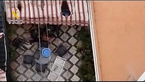Detenido en Benacazón: Un hombre huye por los tejados tras amenazar a su expareja con un arma en Sevilla