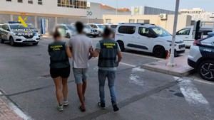 Detenido un joven por apuñalar a un anciano en un intento de robo en Torrevieja