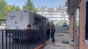 Detenido el héroe que se volvió villano en Ávila: Por qué un empleado de extinción provocó un incendio que arrasó 2.200 hectáreas
