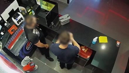 Detenido un hombre por un violento robo en un salón de juegos en Granada