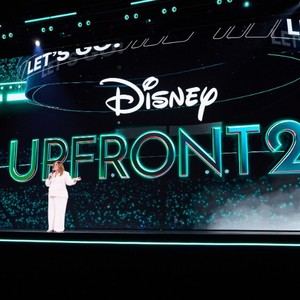 Disney revela sus novedades en el Upfront 2026 con grandes estrellas