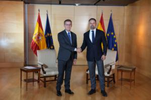 El CIS sitúa al PSOE con gran ventaja sobre un PP a la deriva al que Vox acecha de cerca