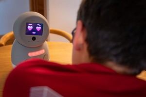 CSIC crea un robot emocional para ayudar en terapias de autismo infantil