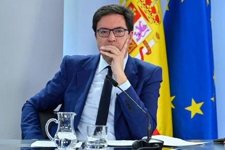 Gobierno español avanza en regulación de servicios digitales y medios de comunicación