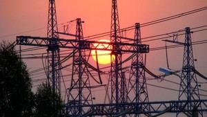 El Gobierno refuerza la red eléctrica para integrar más energías renovables